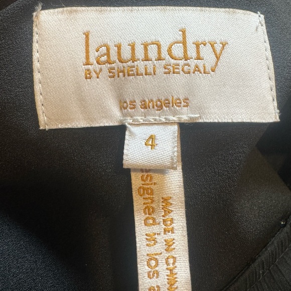 Laundry by Shelli Segal Black Mini Shift Dress with Belle Sleeves and bows - Picture 7 of 8